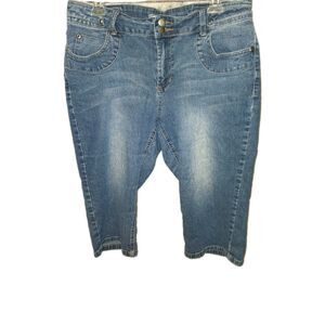 CATO Premium Women's Size 14 Blue Capri Leg Acid Wash Cotton Blend Stretch Jeans